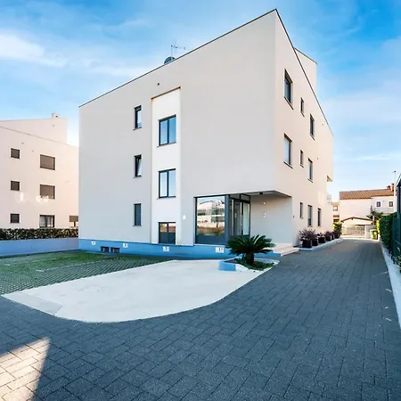 Apartmán Sunny Day - With Parking