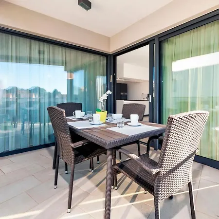 Apartmán Sunny Day - With Parking Rovinj
